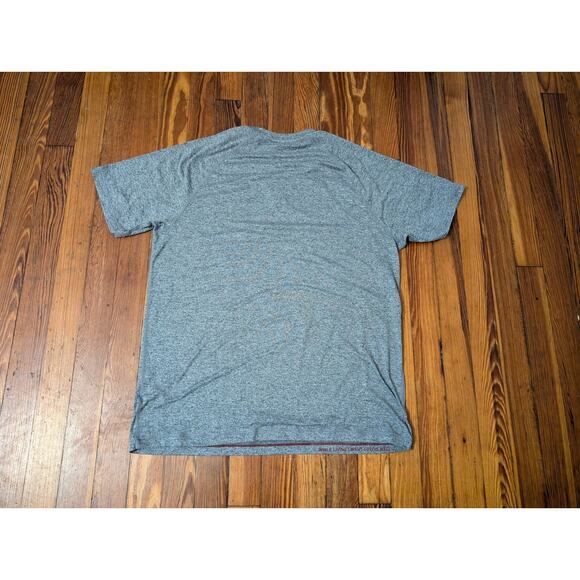 Rhone Mens Size Large Gray T-Shirt in good condition. - Picture 2 of 6